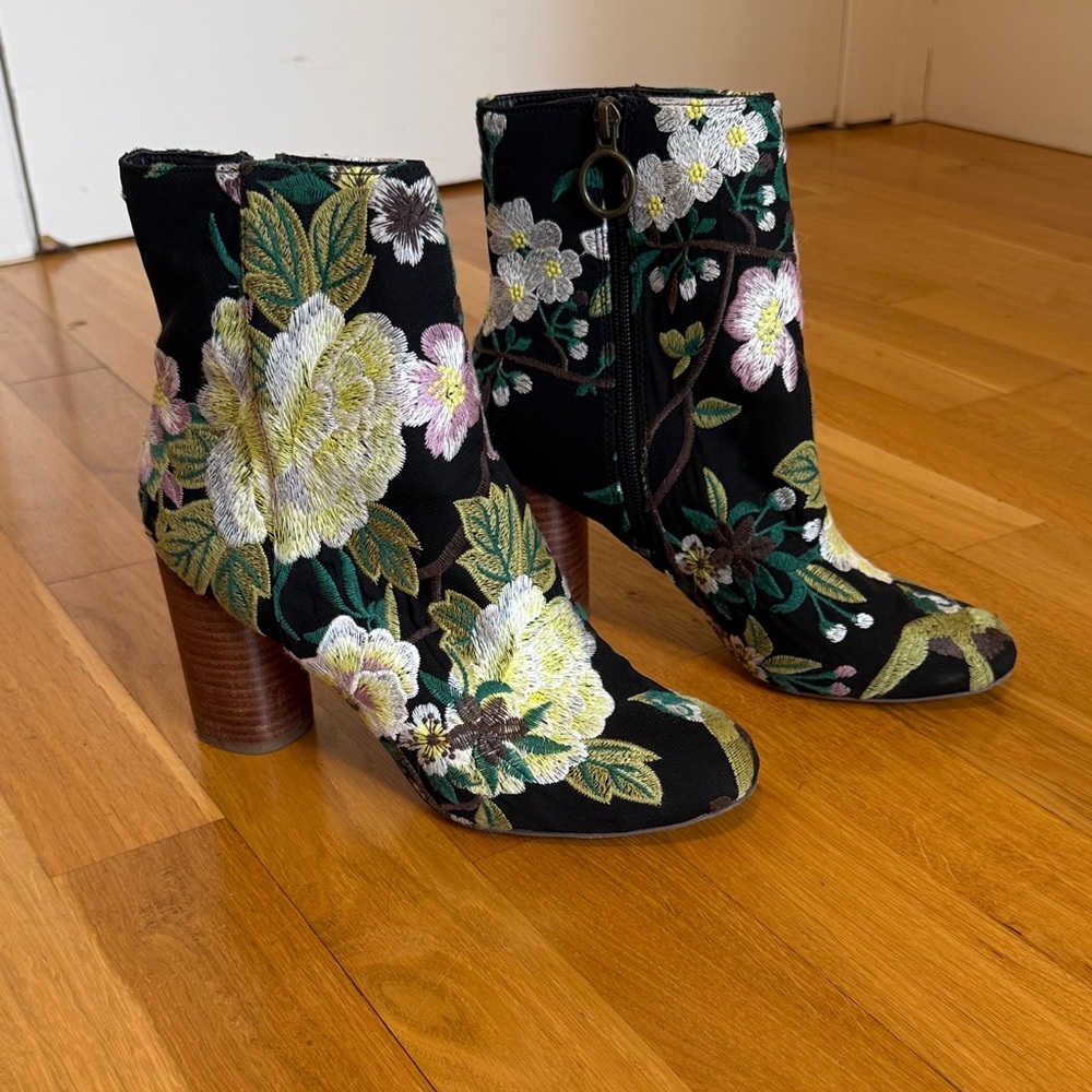 Sole Society Black Floral Embroidered Ankle Boots Pink Yellow Green - Picture 2 of 7
